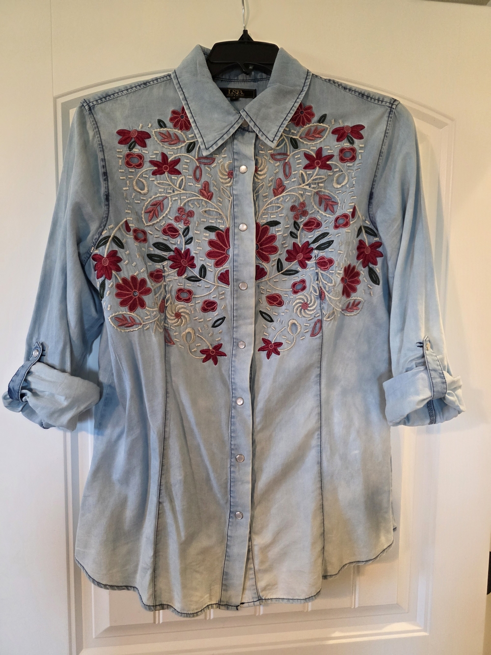 Lucky And Blessed Size Large Embroidered Light Blue Denim Button-Down Shirt